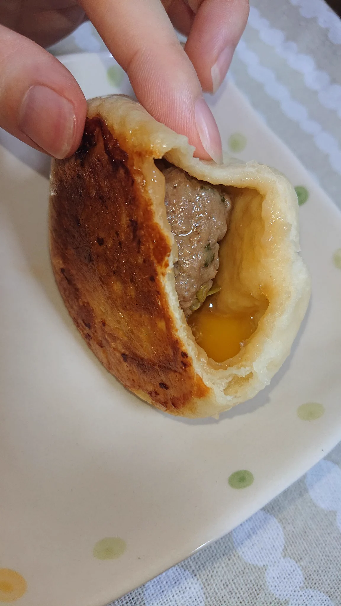 先日作った肉まんはこのレシピ〜！！
初めて作ったから、包み方いびつなのは見逃して🤣  