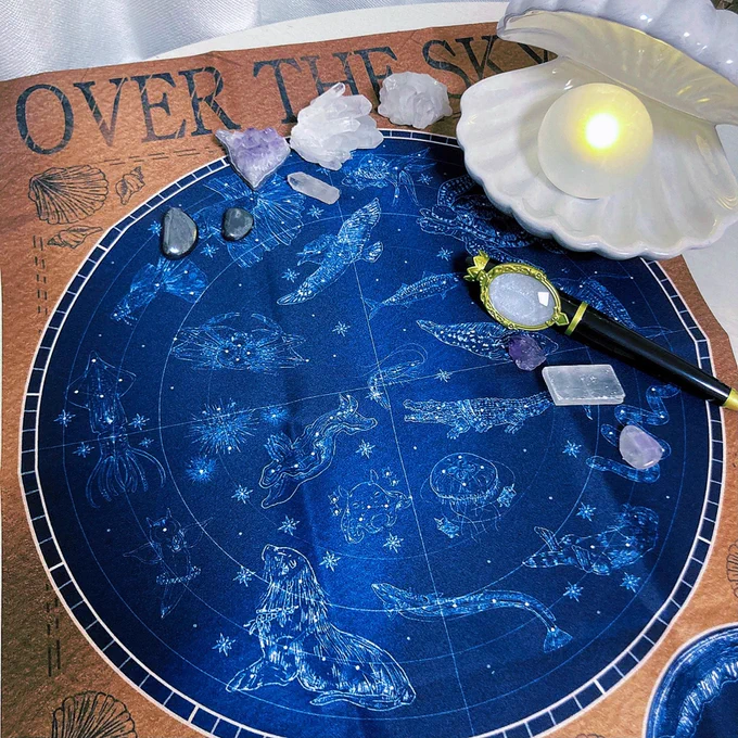 10/31インテスペースB80aでした🐙

とりあえずポスター(再販)と星座図鑑(新刊)は持って行きたい。あと🎃ノベルティのクッキー。メニュー風イラスト本(既刊)は悩み中。 