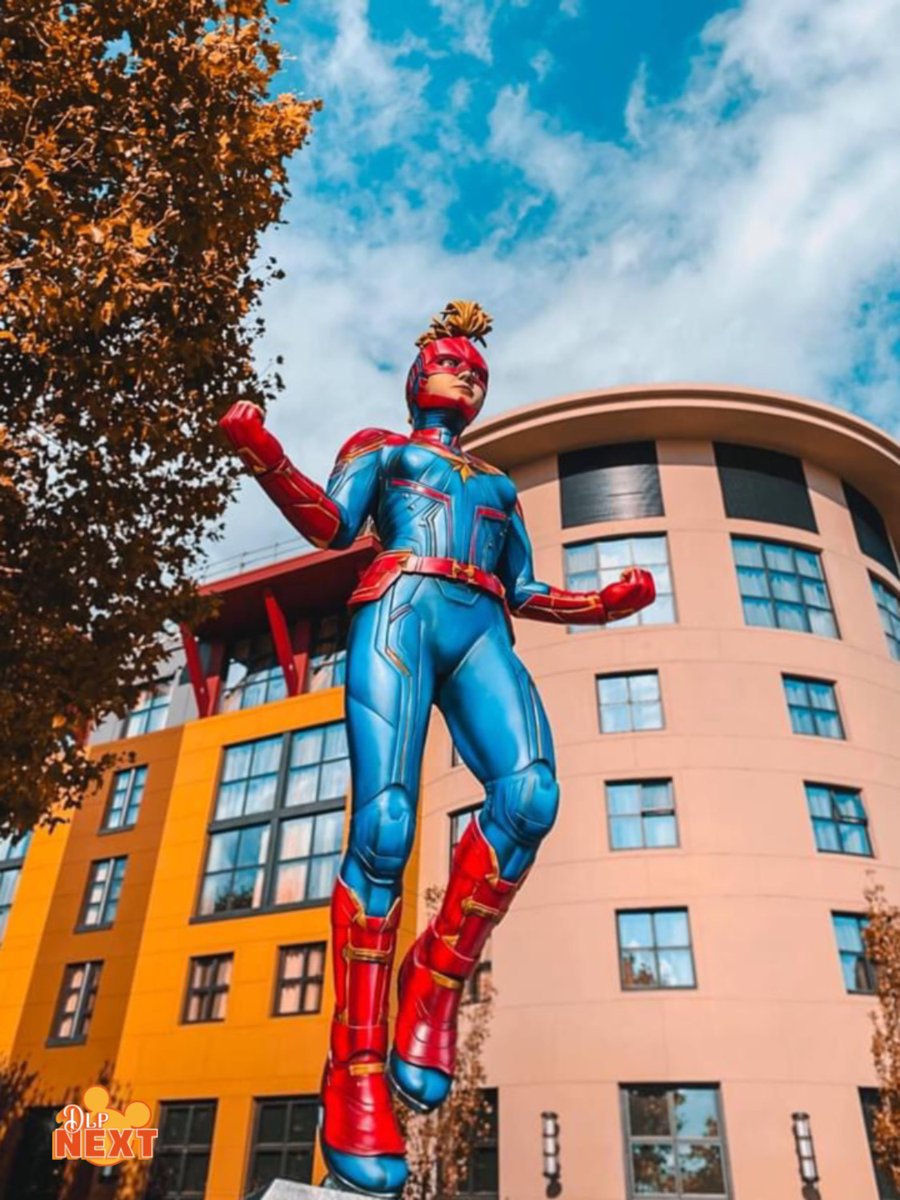 DlpNext's tweet photo. Captail Marvel veille à la sécurité de tous/tes devant l'Hôtel New-York - The Art of Marvel à @disneylandparis ! 💪
Que pensez-vous du film Captain Marvel ? ⬇️
#disneylandparis #DisneylandparisPA #Dlpnext #dlpinsidears #captainmarvel #marvelfr #marvelstudios https://t.co/Ctyf5bYhpZ