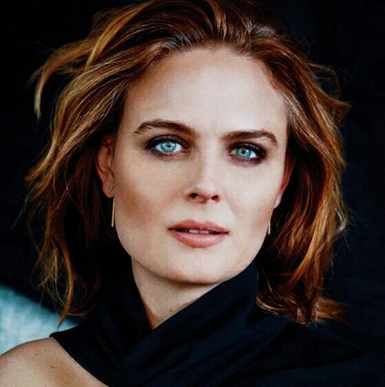 demilyangels's tweet photo. Happy birthday to this beautiful queen @emilydeschanel 💖 I love you so much. Hope you have a lovely day🤍🦋 https://t.co/DgLWKP1TJj