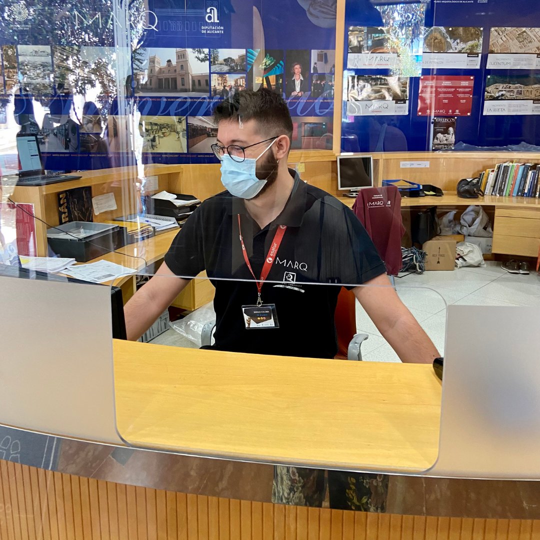 EsaturXXI's tweet photo. Sergio, del equipo #Esatur del Museo Arqueológico de Alicante, te recibirá encantado a tu llegada al museo.
#MARQ #Alicante #alicantemolamucho #guiasturistico #cultura https://t.co/UHfem3KEzr
