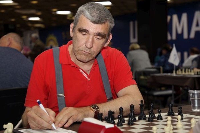 FIDE_chess's tweet photo. 11-time Russian champion, 8-time world champion and participant in 6 World Chess Olympiads IM Andrei Obodchuk, 66, is one of the most experienced and decorated players of the 4th #FIDE World Chess Championship for People with Disabilities, which will be held online 4-14 November. https://t.co/LvrvkdDOGy