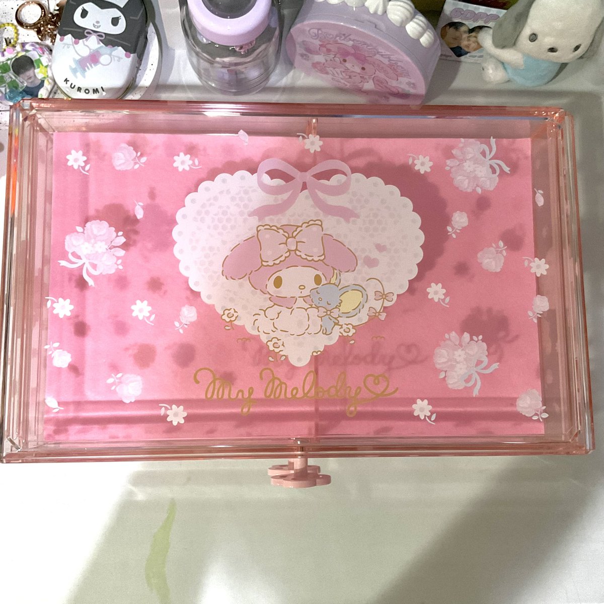 chobkinpudding's tweet photo. กล่องลิ้นชักอะคริลิค my melody ❗️(พร้อมส่ง)❗️#พุดดิ้งพร้อมส่ง
มีแค่ 1 ชิ้นน้า
(ขนาด 32.6 x 21.2 x 9.3 cm)
น้องค่อนข้างหนักพอสมควรเลย
ราคา 1,250 ฿ (รวมส่ง)
#sanriothailand #ตลาดนัดsanrio #sanrio #ตลาดนัดซานริโอ้ #ซานริโอ้ #sanrioพร้อมส่ง #รับหิ้วsanrio https://t.co/RkuR5t2sIk