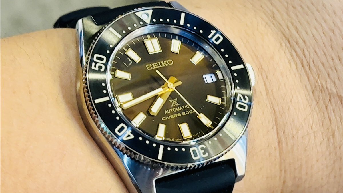 frankie_tech's tweet photo. Here’s my Seiko SPB147 Impressions! WHO NEEDS A BLACK BAY FIFTY EIGHT? Is this the best gilt dial Submariner alternative for under 1000 USD?

https://t.co/8Kl0FYtvTZ

#Seiko #SPB147 #Watches https://t.co/HpGoQmsnrA