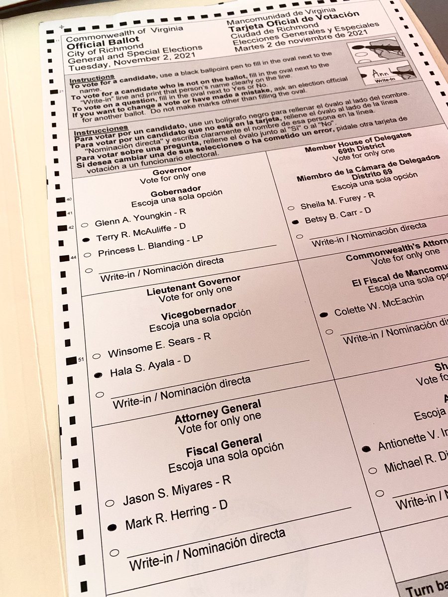 DeannaFierroKin's tweet photo. Good morning! Taking advantage of my day off from teaching in the classroom today to GO VOTE EARLY!
@TerryMcAuliffe
@HalaAyala
@MarkHerringVA
#VADEMS #VALatina #teacherlife https://t.co/UhnLfOsGW7