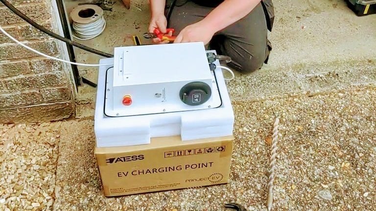 Going electric? ETL Electrical Solutions can help you purchase the correct EV charger for your needs &amp; then install it at your home, or at your workplace. 

☎️ 01983 300 301 (24hr call out) 
💻etl-electrical-solutions.co.uk/#contact 

#electrician #EVchargers
#isleofwight
#ETLElectricalSolutions