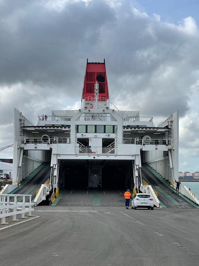 Le Ministre des Affaires européennes <a href="/ThomasByrneTD/">Thomas Byrne</a> s’est rendu à <a href="/DunkerquePort/">DunkerquePort</a> aujourd’hui pour l’inauguration du Terminal Irlande @DFDSGroup - un grand symbole de la réussite de la coopération européenne entre 🇫🇷🇮🇪🇩🇰 et un lien stratégique pour l’Irlande au Marché Unique 🇪🇺