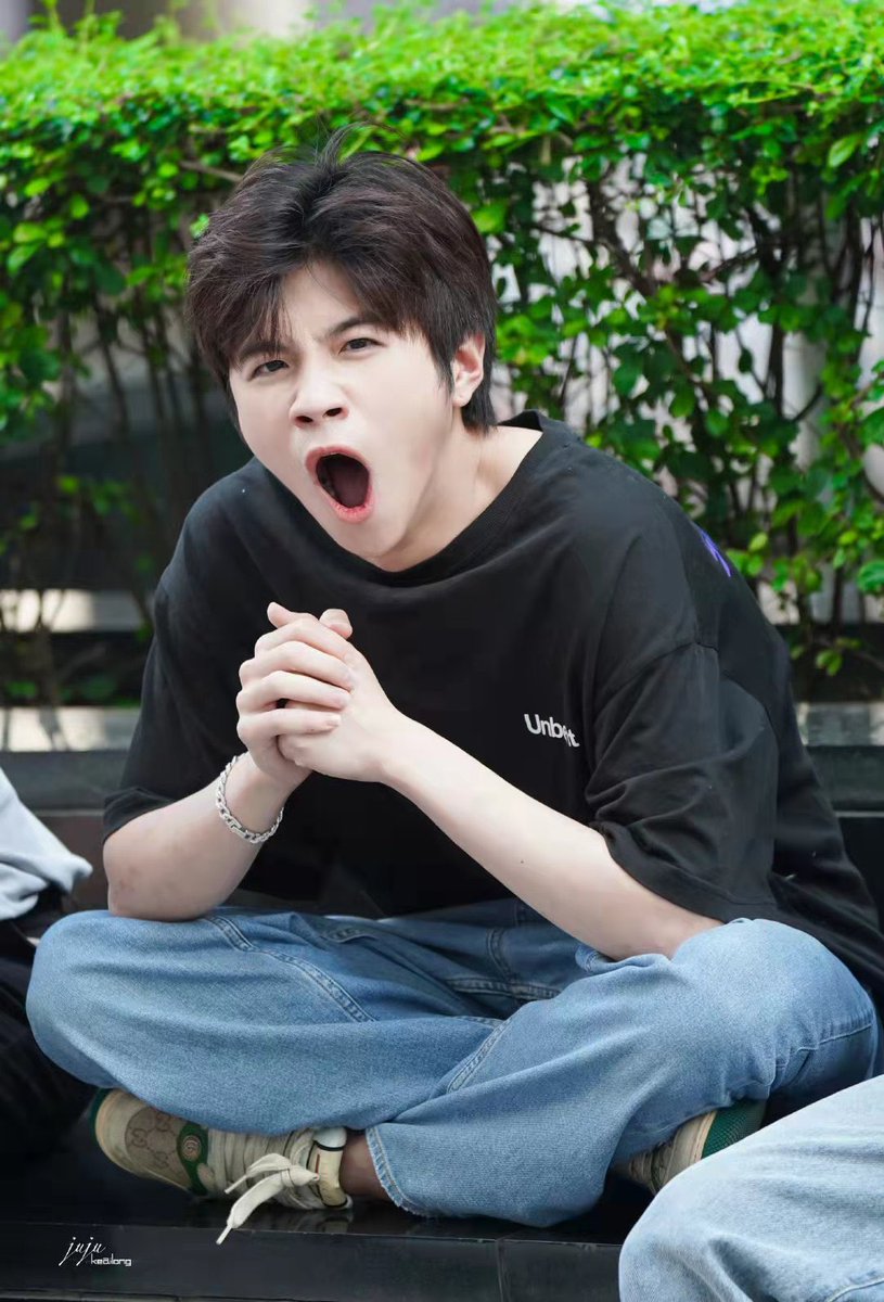 Ice_Chinese's tweet photo. @bplannnnn Love you too but You're gonna give your love to more people。🤨💚😘

#คนของแปลน 
#PlanRathavit https://t.co/yt75aHQUj8
