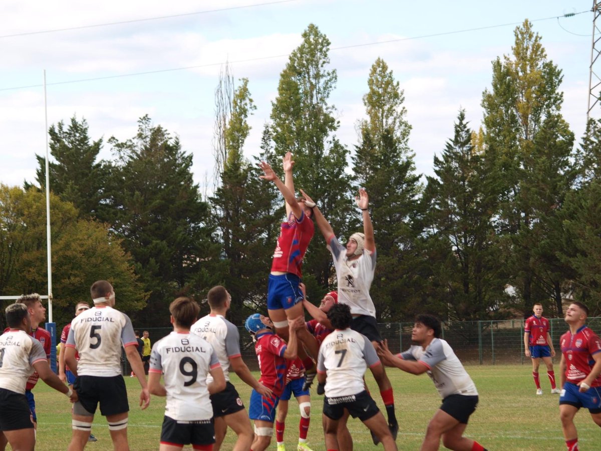 AsbhAssociation's tweet photo. Retour en images sur la victoire des crabos face à Toulouse 23/19 🔴🔵 https://t.co/VA0SZYpDKf