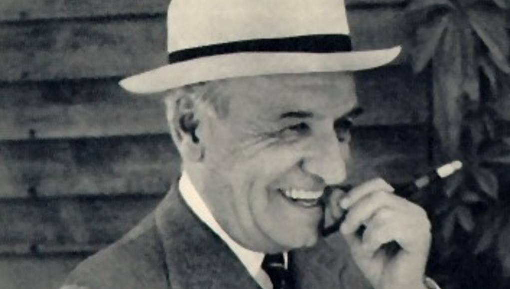 "Siempre que enseñes, enseña a la vez a dudar de lo que enseñes". 
José Ortega y Gasset
#Fuedicho