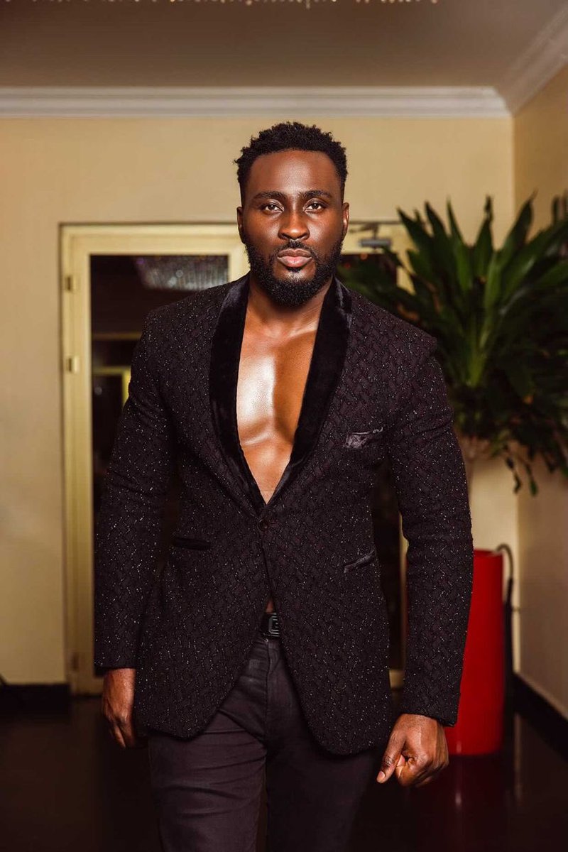 This chest needs insurance of its own 😋🤤
Chai 🙆 adjust me Pere, I am your belt ❤️
MULTITALENTED PERE 
PERE THE ACTOR
#AprilShowersInCinema 
#ChargeAndBailInCinema
#BBNaija
#BBNaijaSeason6