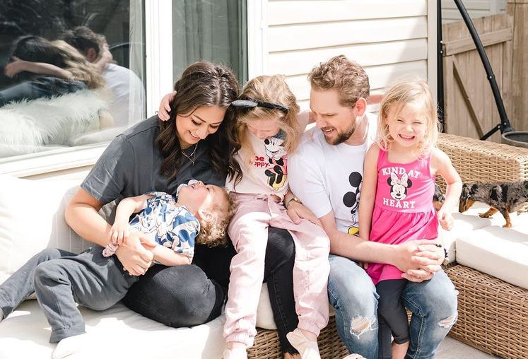 Randy_Marshall's tweet image. This🇨🇦Thanksgiving🦃we give thanks for many things including the music of #BrettKissel. @BrettKissel is next on @CISNCountry💋as a Thanksgiving treat for the #KisselCISNArmy @GlendaSheard #DarrelsMom and @KattheCroc #SisterKat and the #KatCrew. #KisselOnCISN #KeepOnCISN