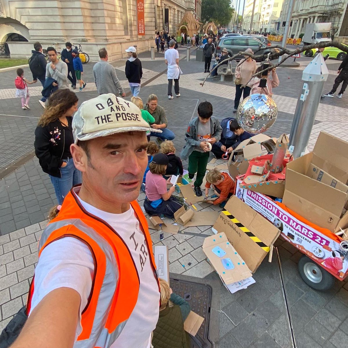 ST3AMCo's tweet photo. @EmmaMBearman Thought the same about popping up on a bit of pavement yesterday

(We have DBS, PL, RMAs)

What’s not to like about a random act of creativity? 

No one objected. Families loved it

Ask permission or seek forgiveness?

The #ARTofBUSKING and how #ARTCONNECTS

#MissionToMars21 https://t.co/F6eqDzgwK6