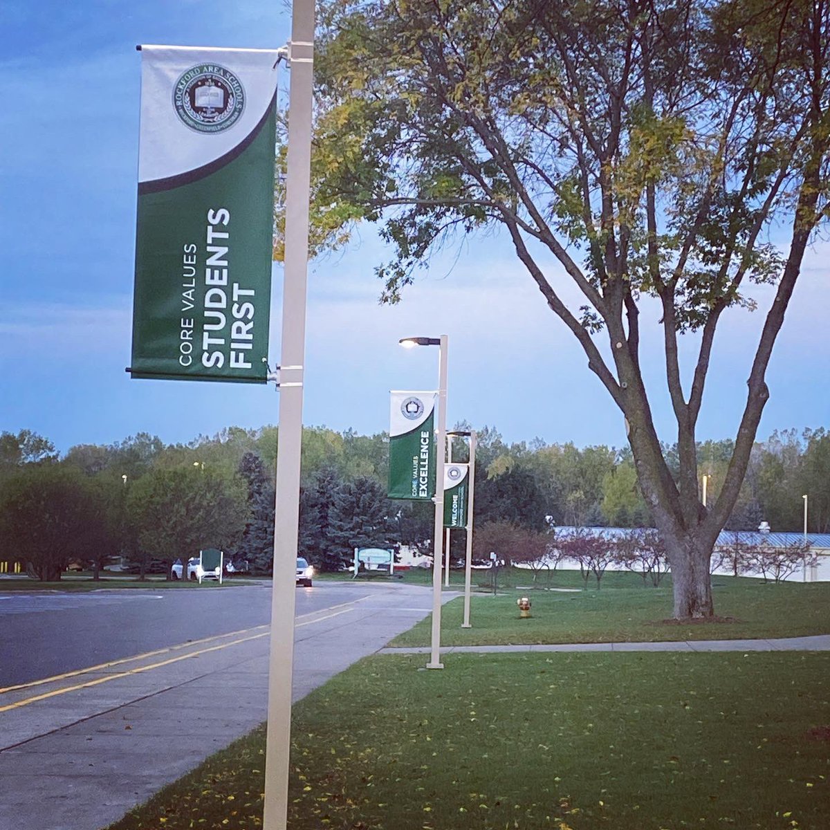 MrPaulMenard's tweet photo. We stand by our students (core values in front) and our world class curriculum (IB learner profile traits in back). Want a more personalized education for your child, grandchild or neighbor? #headwest to @isd883 #rockets883 Free transportation for seven surrounding districts! https://t.co/gtQhHaODFp