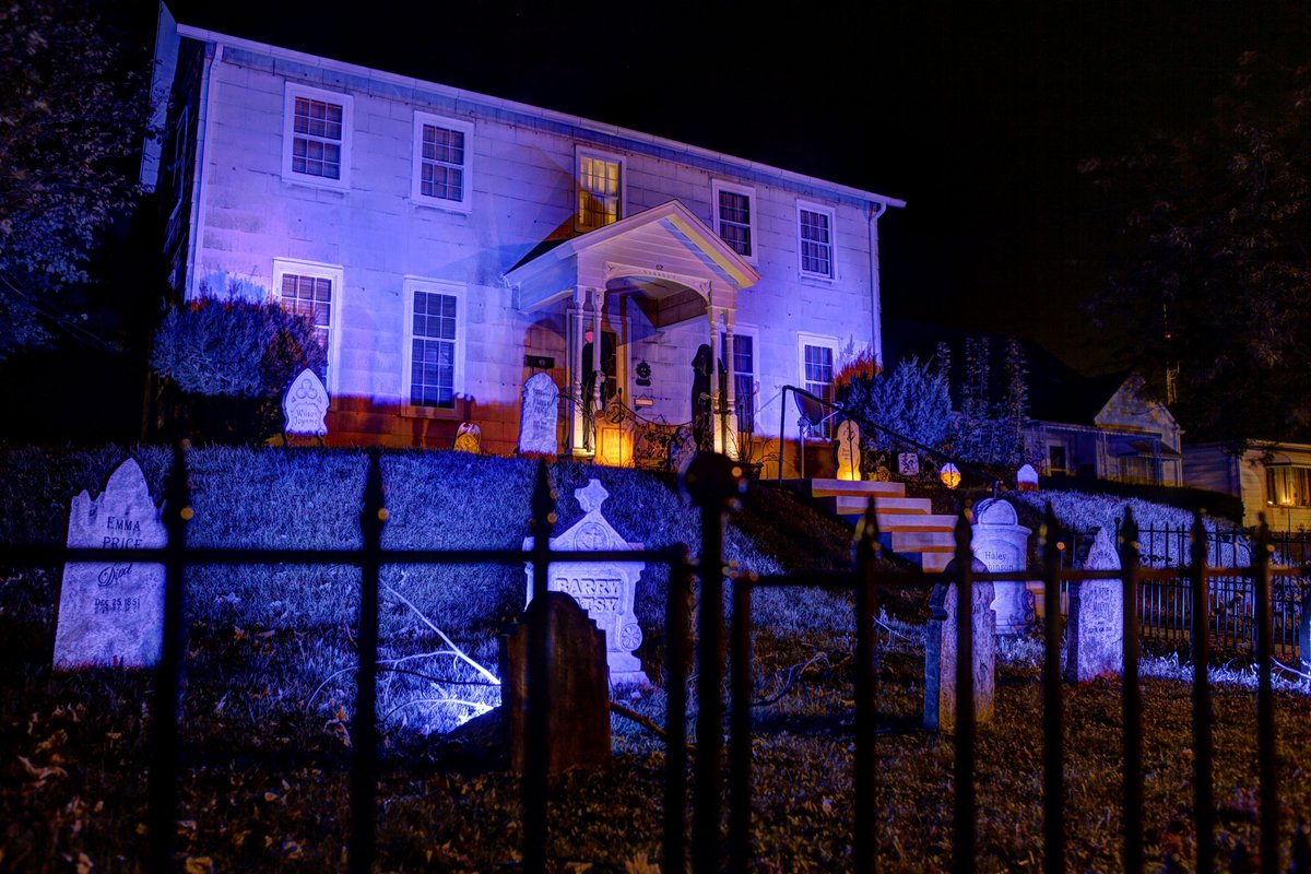 ABAudioVisual's tweet photo. Is your Control4 Smart Home ready for Halloween? Check out our website for some ways to make your home the smartest, safest and spookiest in town. #Smarthomeautomation #ABAudioVisual #Spooky #halloween2021 https://t.co/yH0ht34I86