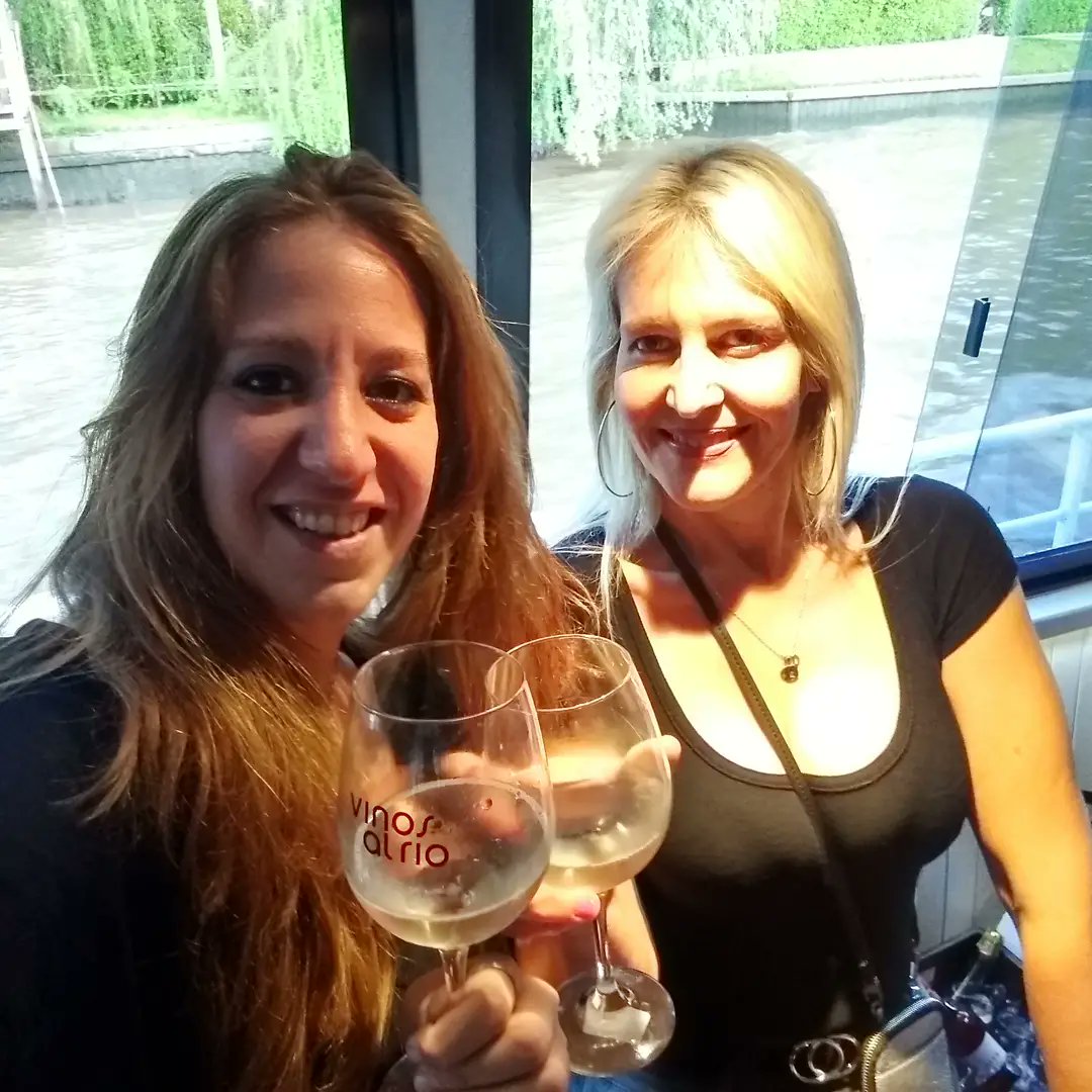 ExigenteW's tweet photo. El sábado estuvimos en Vinos a Bordo disfrutando las vistas de El Tigre en un atardecer increíble, con música y excelente vino 😉🍷
#exigentewine #sunset #wineandfriends #wineandfun #winelovers #winetime #winemoments #amorporelvino #atardecer #vinosdealtagama #vinosboutique https://t.co/AvhcjpOIjY