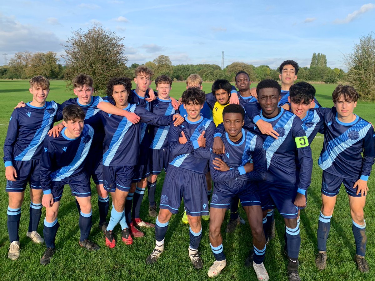 RSSportandPE's tweet photo. 1stXI win 1-0 at Aylesbury Grammar with an impressive performance against strong opposition and progress through to round 3 of the National Cup! Goal from captain Will Mabukwa just enough to take us through! https://t.co/MUpzShsbxj