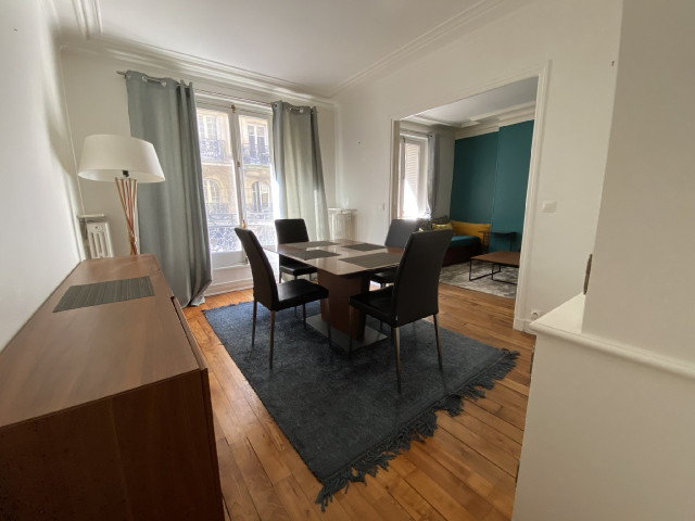 Nouveau: Beau 3 pièces Meublé Rue Lamarck Caulaincourt : pvt.fm/p/A5E52DC39D5F