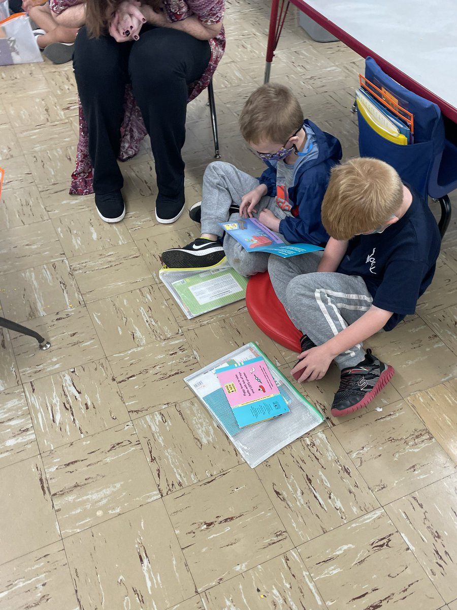 CusterC36's tweet photo. We love partner reading in kindergarten! 📚❤️ https://t.co/Oc9IccebBd