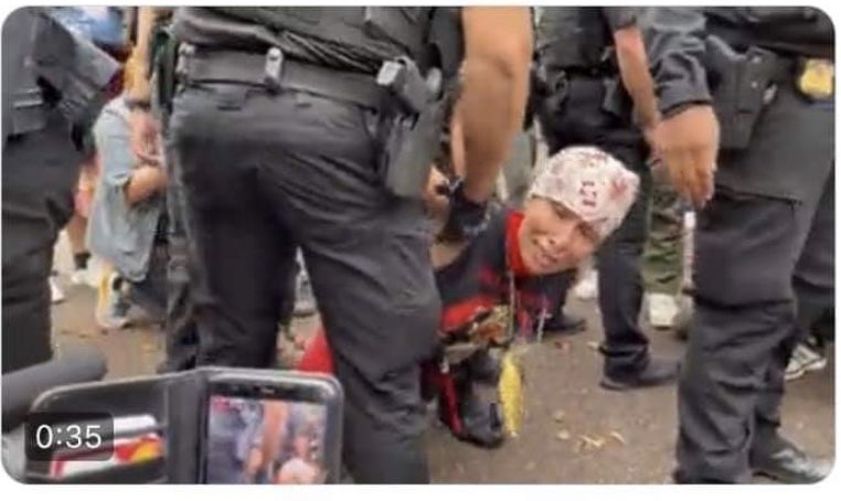 Joe Biden is allowing secret service to arrest and brutalize elders on indigenous peoples day #IndigenousPeoplesDay #NativeTwitter #NativeAmericanDay