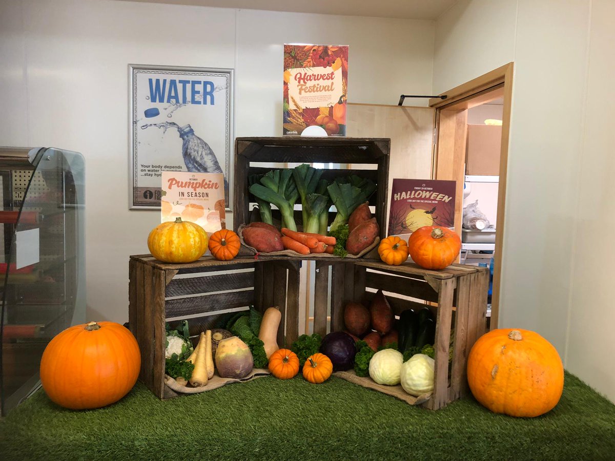 Celebrating all the amazing food grown in the UK this month <a href="/barnsleyacademy/">Barnsley Academy</a> it is harvest festival #harvest #pumpkin <a href="/UnitedLearning/">United Learning</a> @UltCaterlink