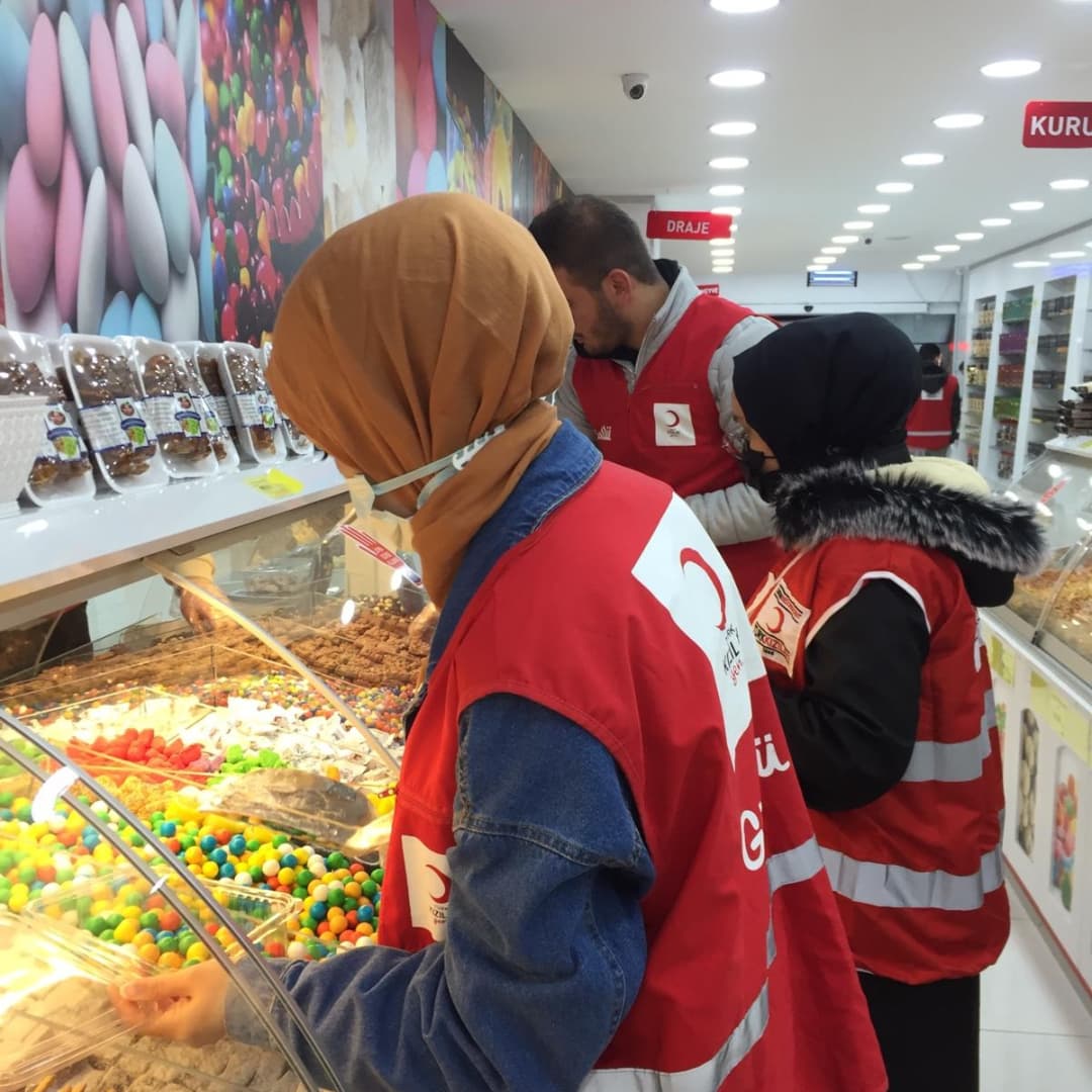 Genç Kızılay Sinop İl Başkanlığı olarak gönüllülerimizle birlikte Dünya Kız Çocukları günü kapmasmında sevimli kardeşlerimizi ziyaret ederek ikramlarda bulunduk. Tüm Kız Çocuklarımızın günü kutlu olsun🌙