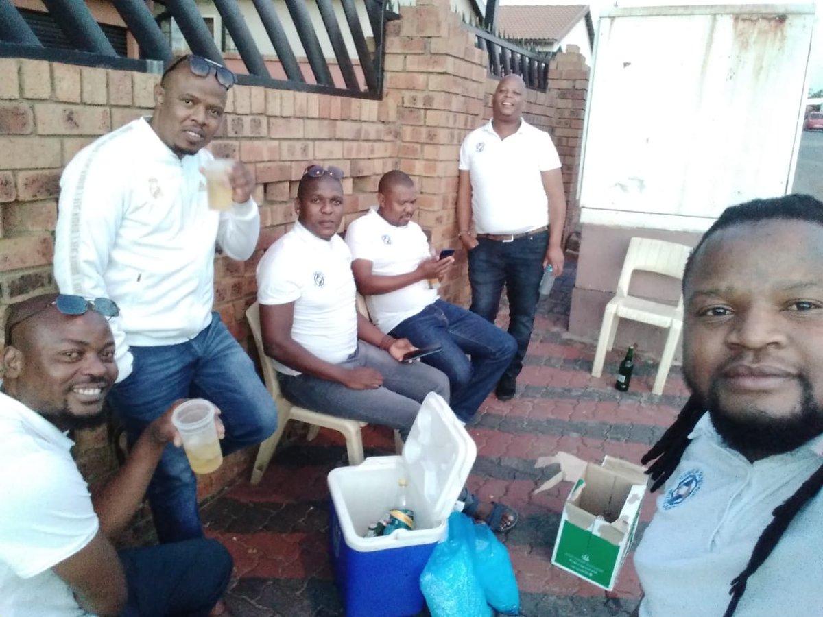 KagisoDaX's tweet image. #WeekendPhotoDump

Konka
Pitso 
Family Meeting