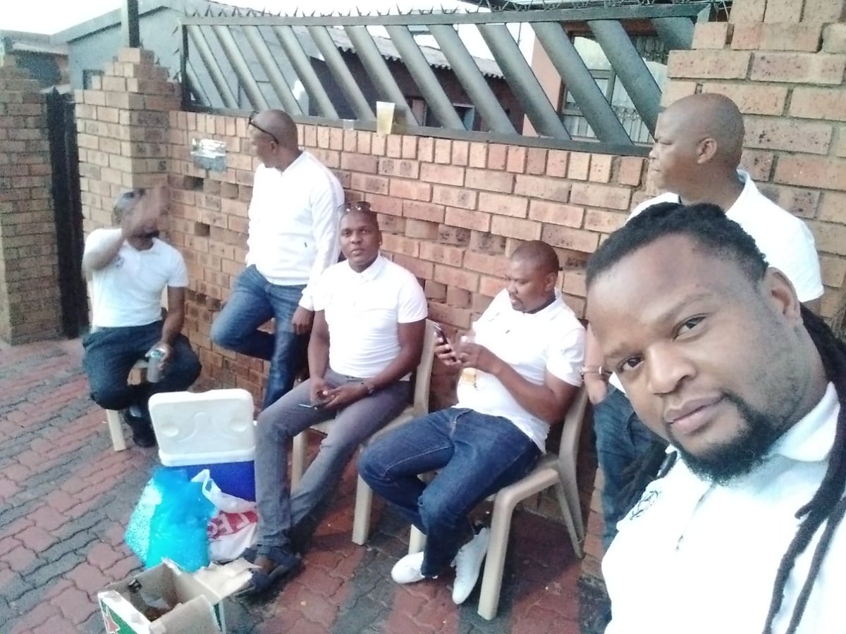 KagisoDaX's tweet image. #WeekendPhotoDump

Konka
Pitso 
Family Meeting