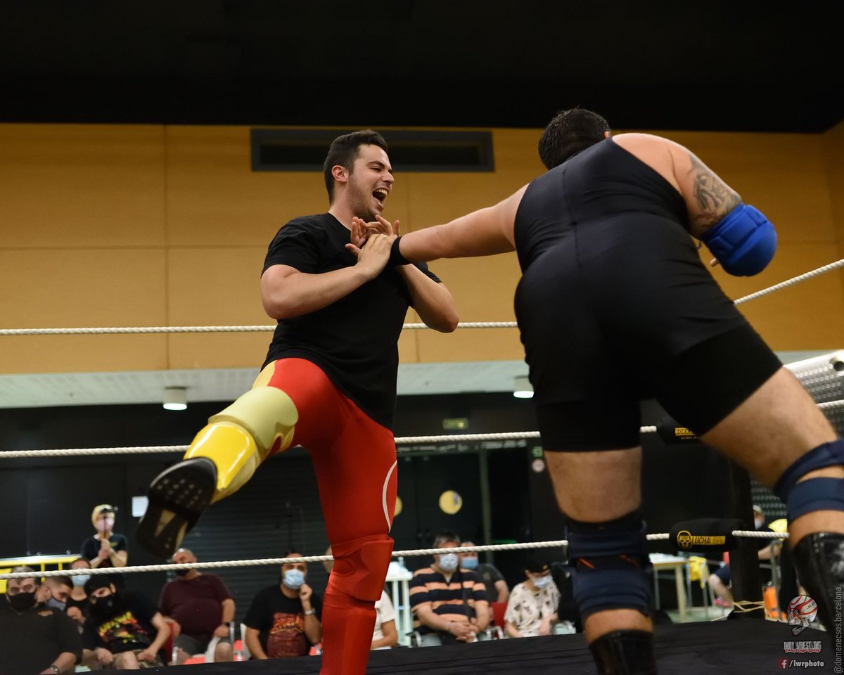 PutoDaniVidal's tweet photo. Just having fun @LuchaLibreBCN @AugustoWnl 

@dmnxOS 📸

#wrestling https://t.co/UOmULqq8Oi