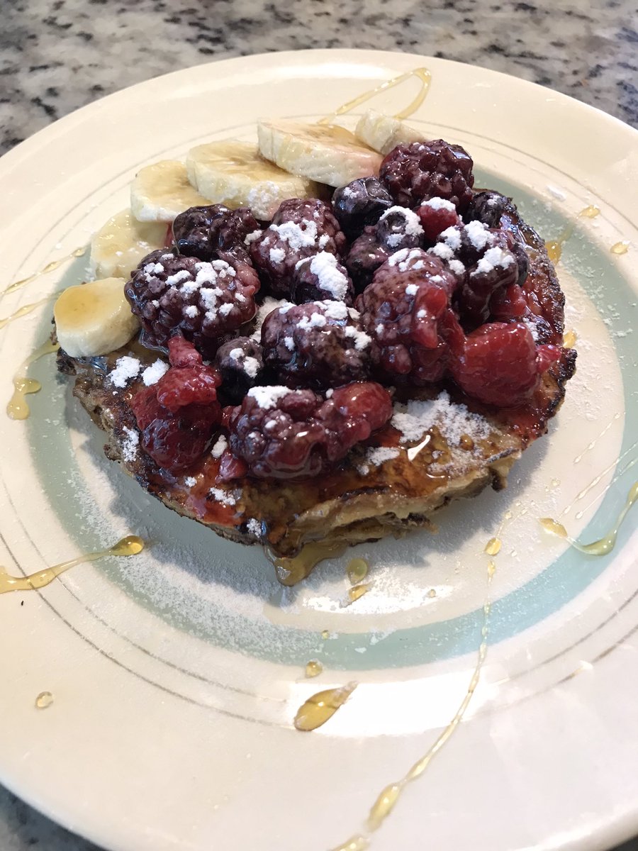 losimplemercado's tweet photo. Pancake de avena y frutos rojos!!!
#losimplemercado
#almagro
#cafedeespecialidad https://t.co/IYE1Anbhgu