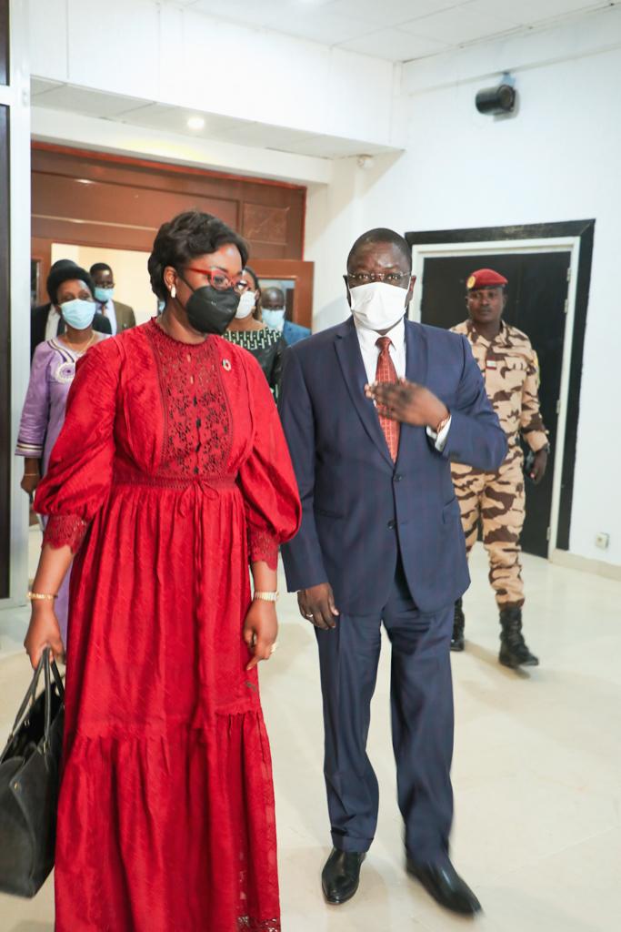 Le Premier Ministre Albert Pahimi Padacke a reçu la délégation d'ONU Femmes. Il a réitéré son engagement pour une pleine participation des femmes dans le Dialogue National Inclusif du #Tchad il sera à nos côtés pour le lancement de la campagne #heforshe demain #egalitédeschances