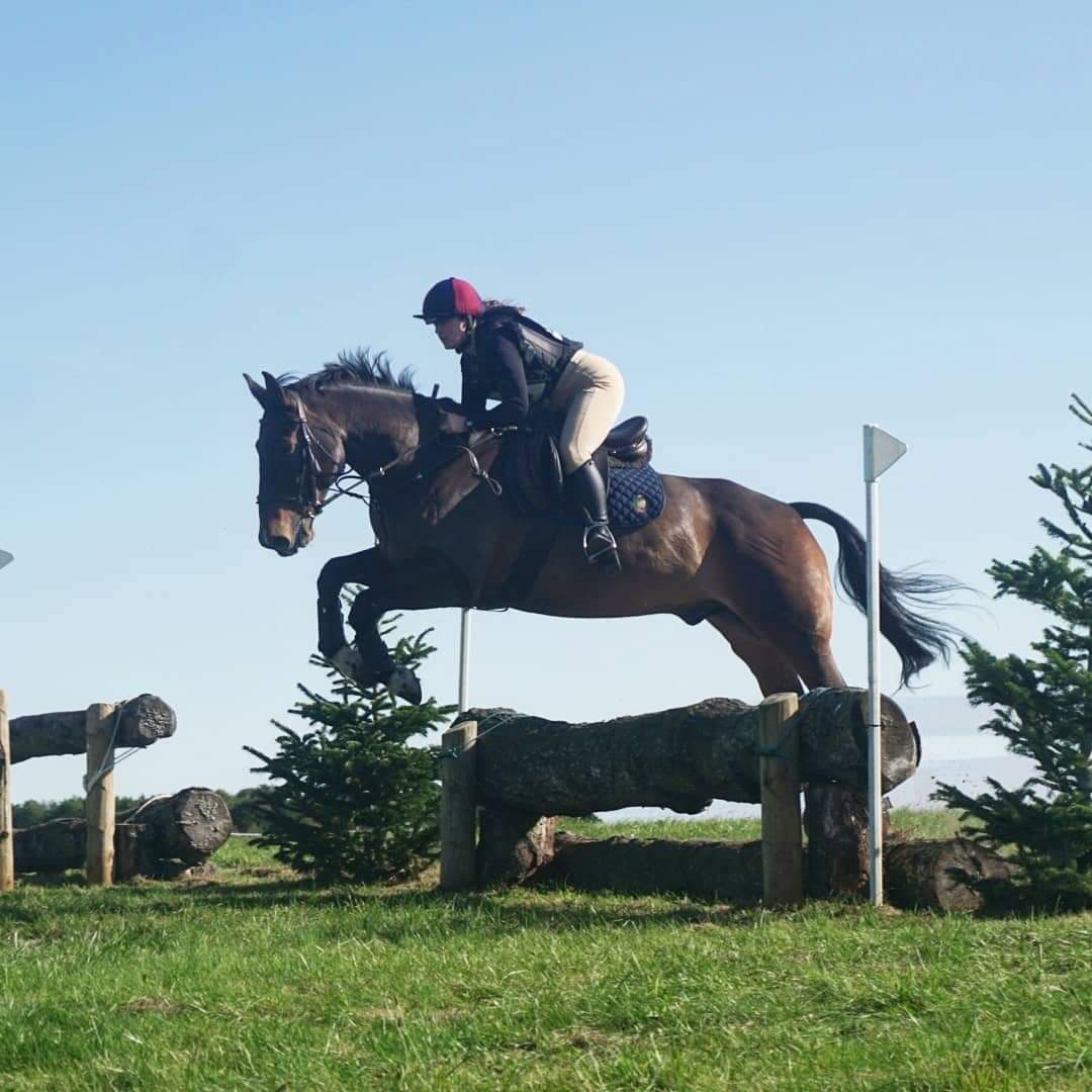 MickTyler5's tweet photo. Another strong performance from the Sapper riders this weekend at the ARAHT. Anna Kirkin and Heather Jones competing and Anna Kirkin taking individual 3rd place! @8EngrX @CommandantRSME @CorpsColRE @Proud_Sappers @ArmySportASCB https://t.co/5r6CtKawMS