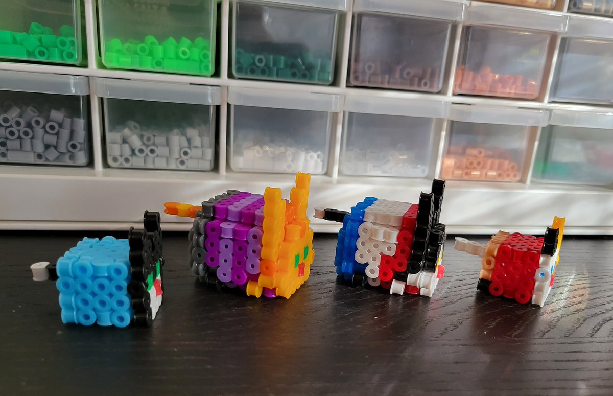 LitterboxComics's tweet image. #Comictober2021 Day 11: Crafts

Thought I&apos;d try something different today!  I designed my own #perler bead Litterbox #crafts you can make at home! 

Instructions below 👇  

#fusebeads #perlerbeads