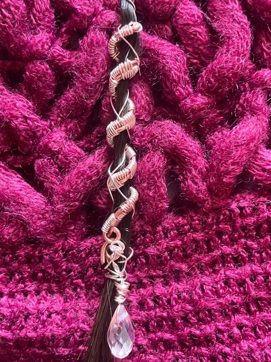 AmrynthTarot's tweet photo. #vikinghairstyles #vikinghair #fairytalehair #hairextensions #hairjewelery #hairpieces #microloop #extensions Have an amazing day all 💕💫☺️🌷☀️ https://t.co/tq7a6TNSQz