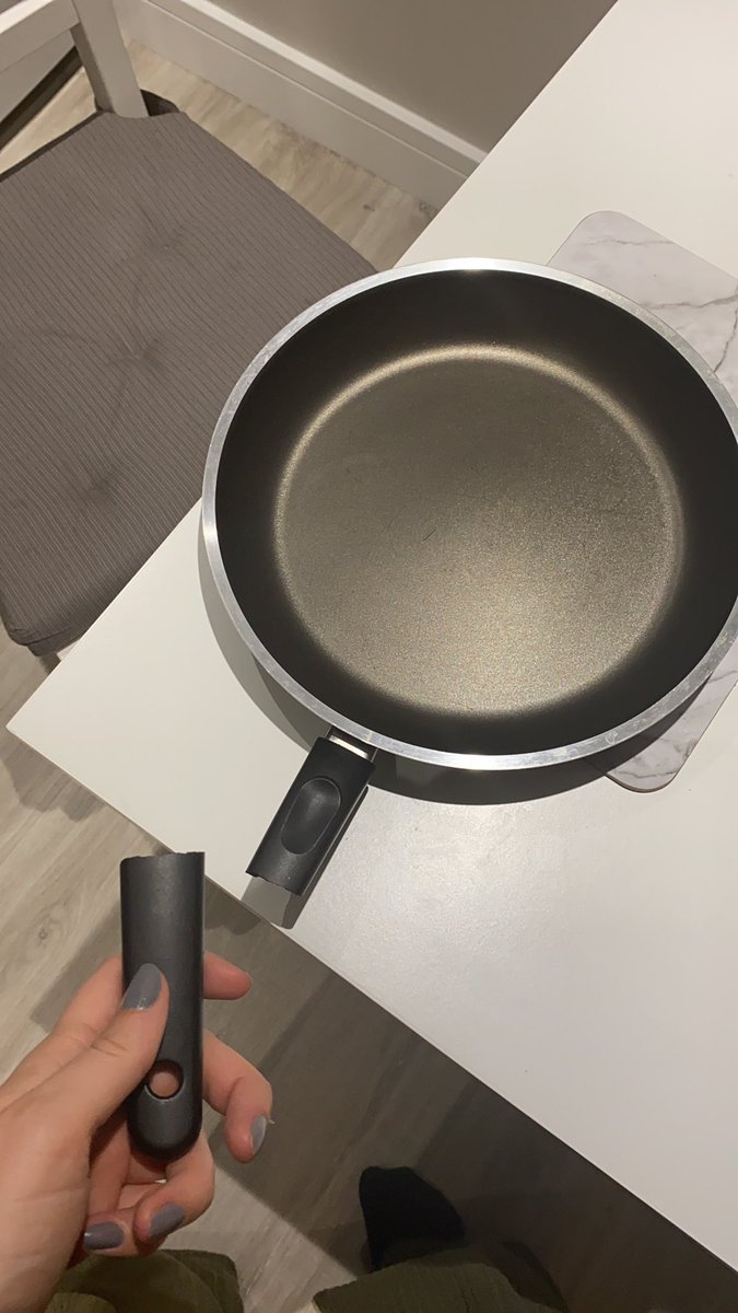 Harrietholmess's tweet photo. @IKEAUK so glad I hadn’t yet started cooking or this would have ruined my Monday night… who can I contact for a replacement, I’ve only had it a month! 😩 https://t.co/8zwX3ns4x4