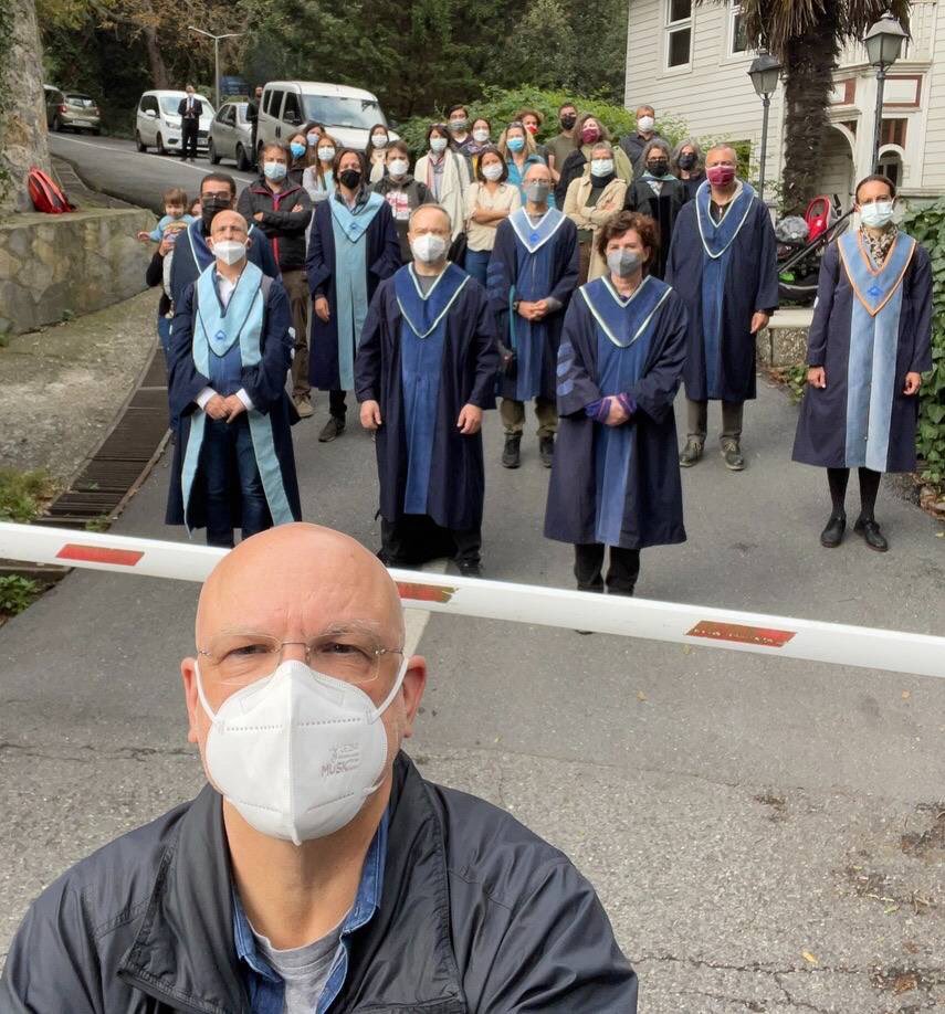 olcayaky's tweet photo. Boğaziçi Üniversitesi akademisyenleri olarak 14 yıllık mesai arkadaşımız, özgür ve özerk üniversite mücadelemizin görsel arşivinin mimarı Can Candan'ın yanındayız. Üniversiteler iktidarın değil herkesindir. #CanCandanBoğaziçidir #KabulEtmiyoruzVazgeçmiyoruz https://t.co/B6dD0l8ua1
