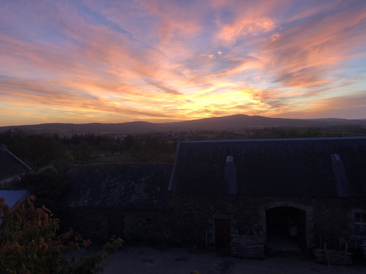 Anaberre's tweet photo. Home with a #MenezHom view ! https://t.co/fRNovMCgsg