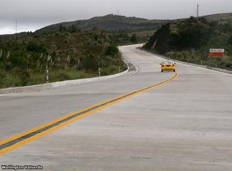 GarcesRoss's tweet photo. OJO!! Para el correcto funcionamiento de una carretera rígida (losa de hormigón) es fundamental que la subrasante este nivelada, caso contrario esta tendra fisuras de forma inminente.@cfonsecai #WorldRoadDay #DiaMundialDeLaCarretera #Pav2S2021 https://t.co/8Jn4dLOjJt