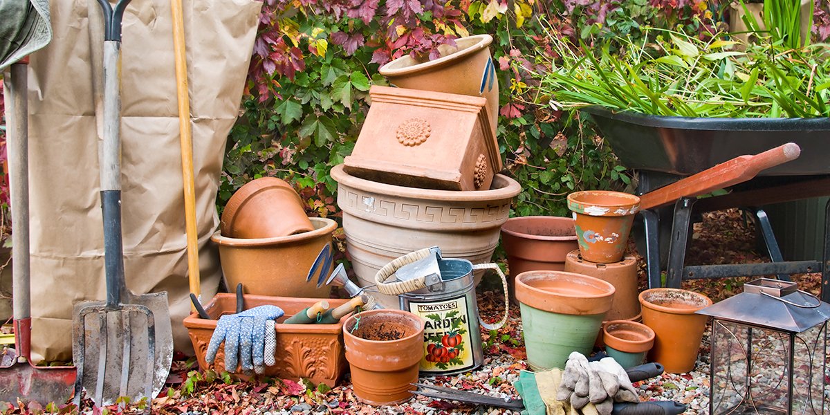 TownofWhitby's tweet photo. Whitby gardeners! Join Tracey Smyth as she teaches you about prepping your garden for winter in this free webinar! Learn what to leave out, what to put away, how to deal with all manners of flora, and more! Learn more and register here! #WhitbyInBloom https://t.co/dZW0rEKvcj https://t.co/q6TqSE3jRX