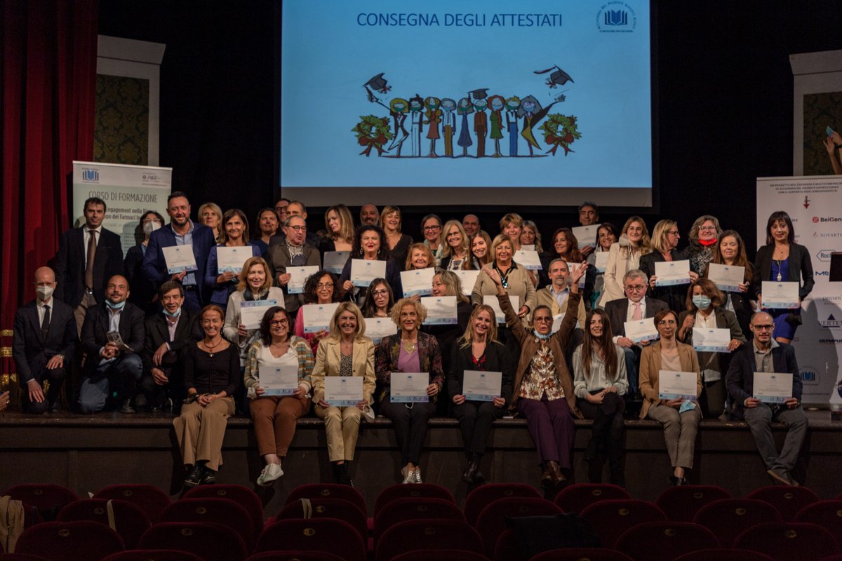 EUPATI_IT's tweet photo. Sabato 9 Ottobre. Per @EUPATI_IT giornata di festa con la cerimonia di consegna dei diplomi.
complimenti a tutti i discenti per aver superato il corso.
Ora siete #PazienteEspertoEUPATI https://t.co/wTqKM5EH5R