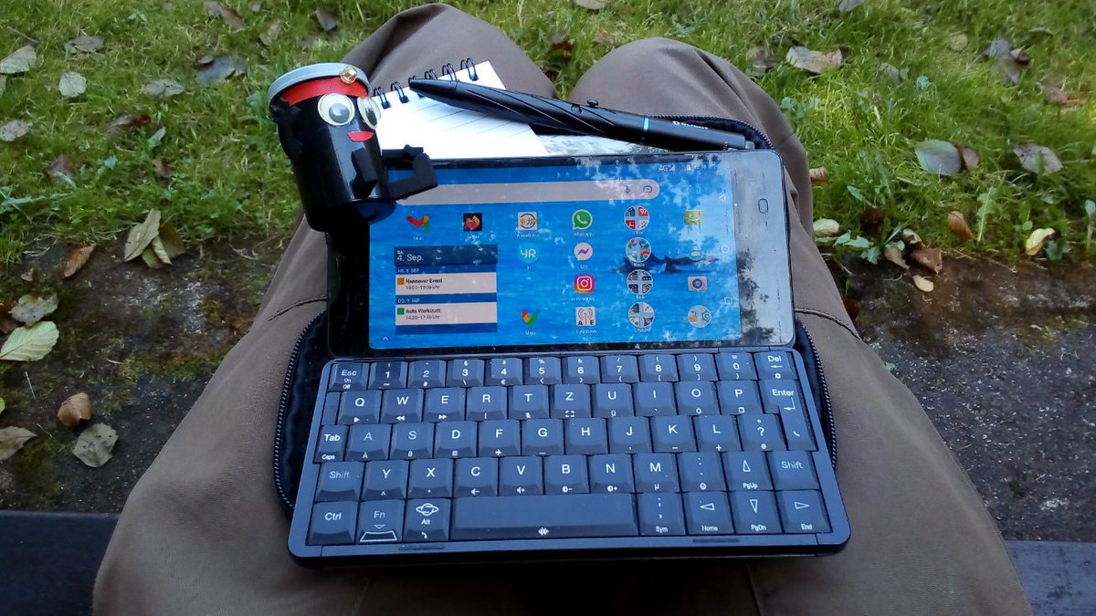 GCschlumbum's tweet image. #mobileoffice with my #GeminiPDA from @planetcom2017
