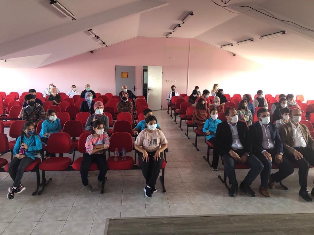 AdalarImam's tweet photo. Okulumuzda Camiler ve Din Görevlileri Haftası çerçevesinde "Cami, Din Görevlileri ve Vefa" konulu konferans düzenlendi.Okul Müdürümüz Murat Kaplan'ın açılış konuşmasını yaptığı program,Adalar İlçe Müftülüğü ile ortak yürütüldü. https://t.co/aibNJot4ot