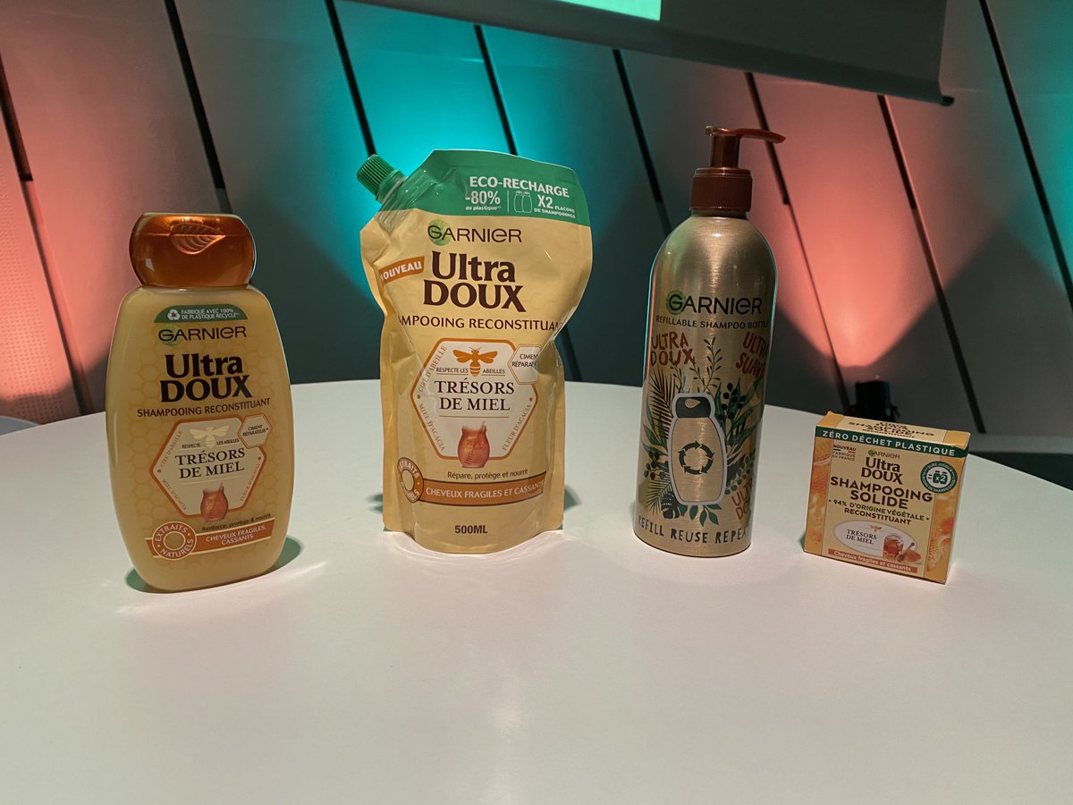 ElisabethLavill's tweet photo. #Bonnenouvelle #covidS05 : lors de la session @PRODURABLE sur la grande consommation où je parlais, @LOrealCommitted a présenté ces évolutions récentes ou à venir du #pack #ultradoux - plastique 100% recyclé > #ecorecharge > flacon réutilisable > produit solide 💪👍 https://t.co/ldVueMdxzE