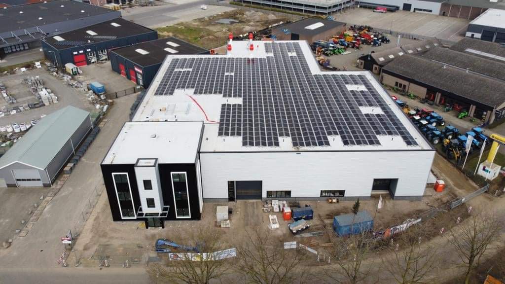 Ter Horst MetaalTechniek "Milieu Bewust"

Ons nieuwe pand bevat een dak vol met zonnepanelen.
Dit heeft er toe geleid dat we afgelopen periode Energie Neutraal geproduceerd hebben. 

"Klaar voor de Toekomst"
#terhorstmetaaltechniek #terhorstgroep #energieneutraal #milieubewust