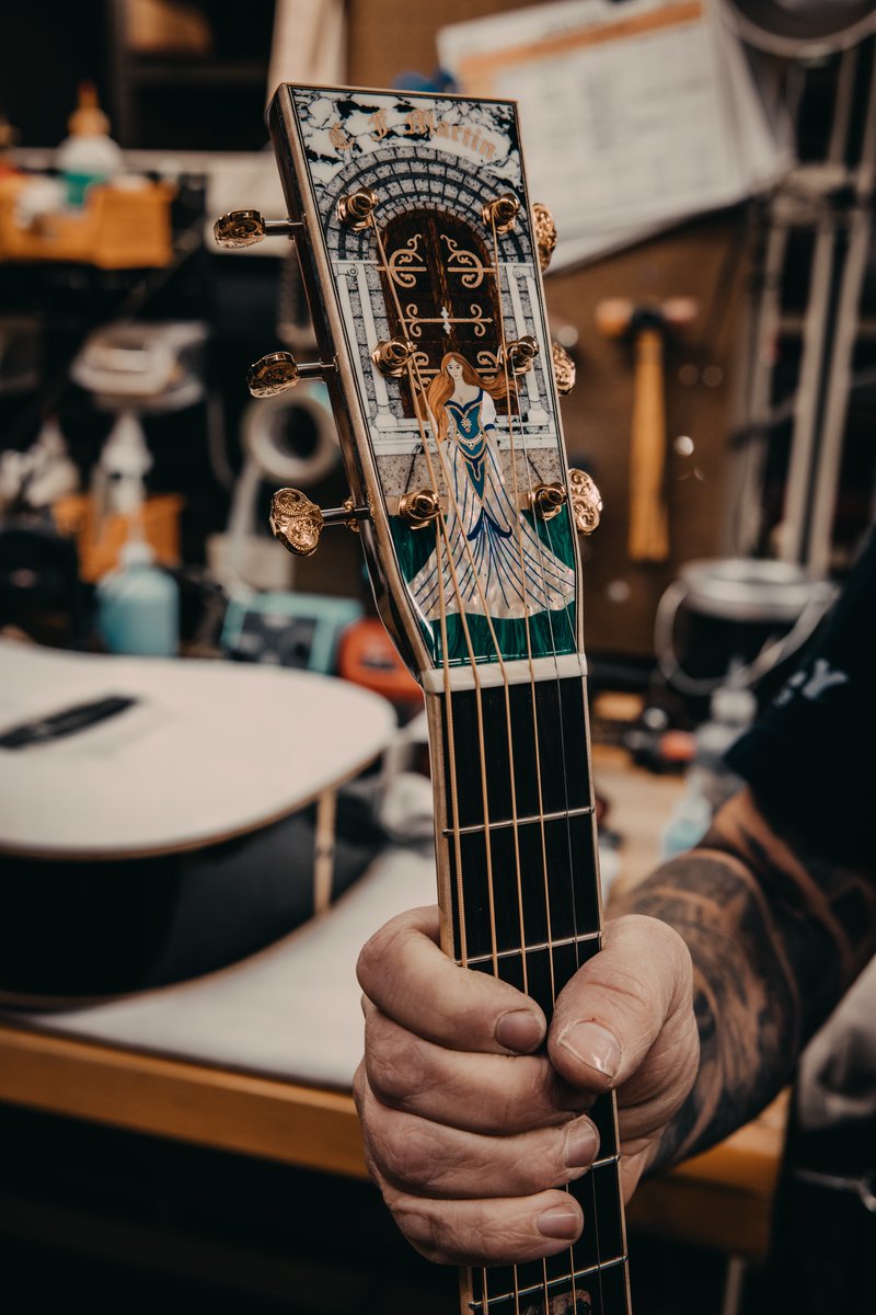 🔥Look at the detail in this custom medieval headstock!