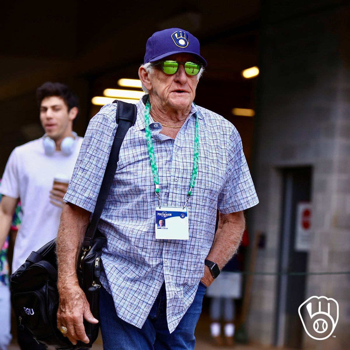 Brewers's tweet image. GOAT sighting in ATL 🐐 

#ClawsUpMKE