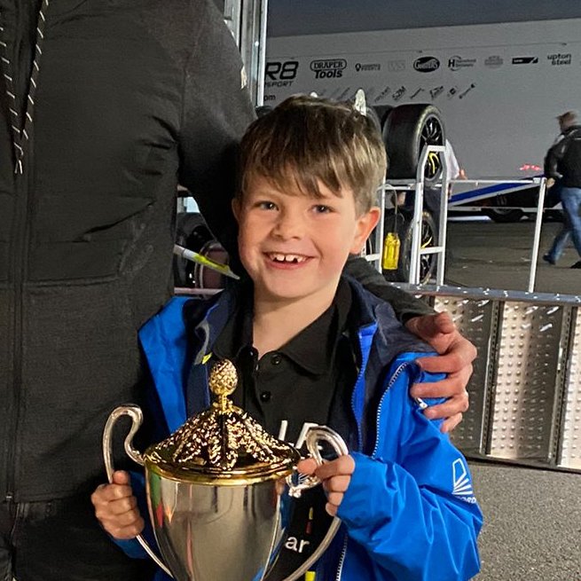 Fraser_Bowden's tweet photo. What a weekend! Awesome @btcc racing and the icing on the cake was meeting the lovely @DanielRowbottom who gave our youngest his Jack Sears trophy! What an incredible guy - made Alex's day @TeamDynamics you should be very proud, a brilliant ambassador for the sport - Thanks x https://t.co/ncJ66TPwab