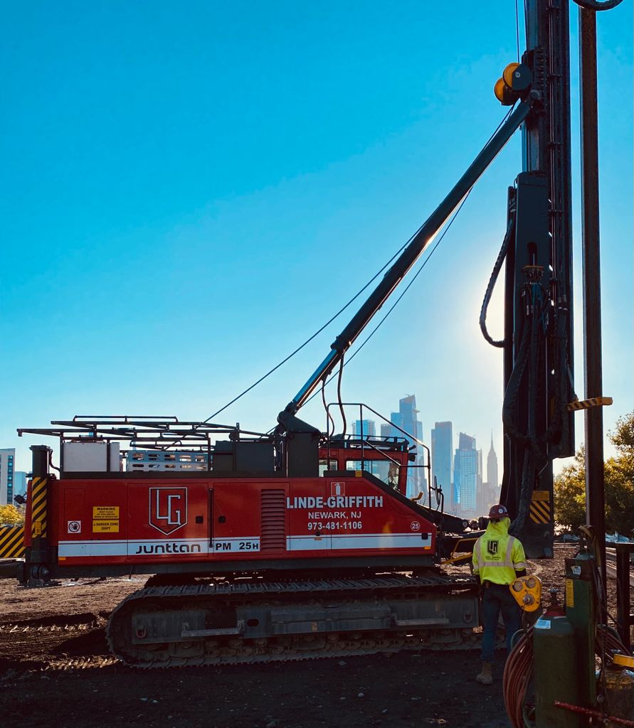 Sunrise in Weehawken, NJ with our Junttan 

#njconstruction #sunrise #junttan #deepfoundation #piledriving #pilefoundation #weehawken