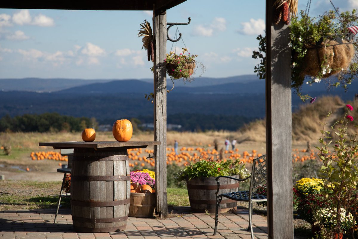 The views in #ocny this time of year are absolutely breathtaking! 🍂🎃

We love this shot of Lawrence Farm Orchards in Newburgh, NY.