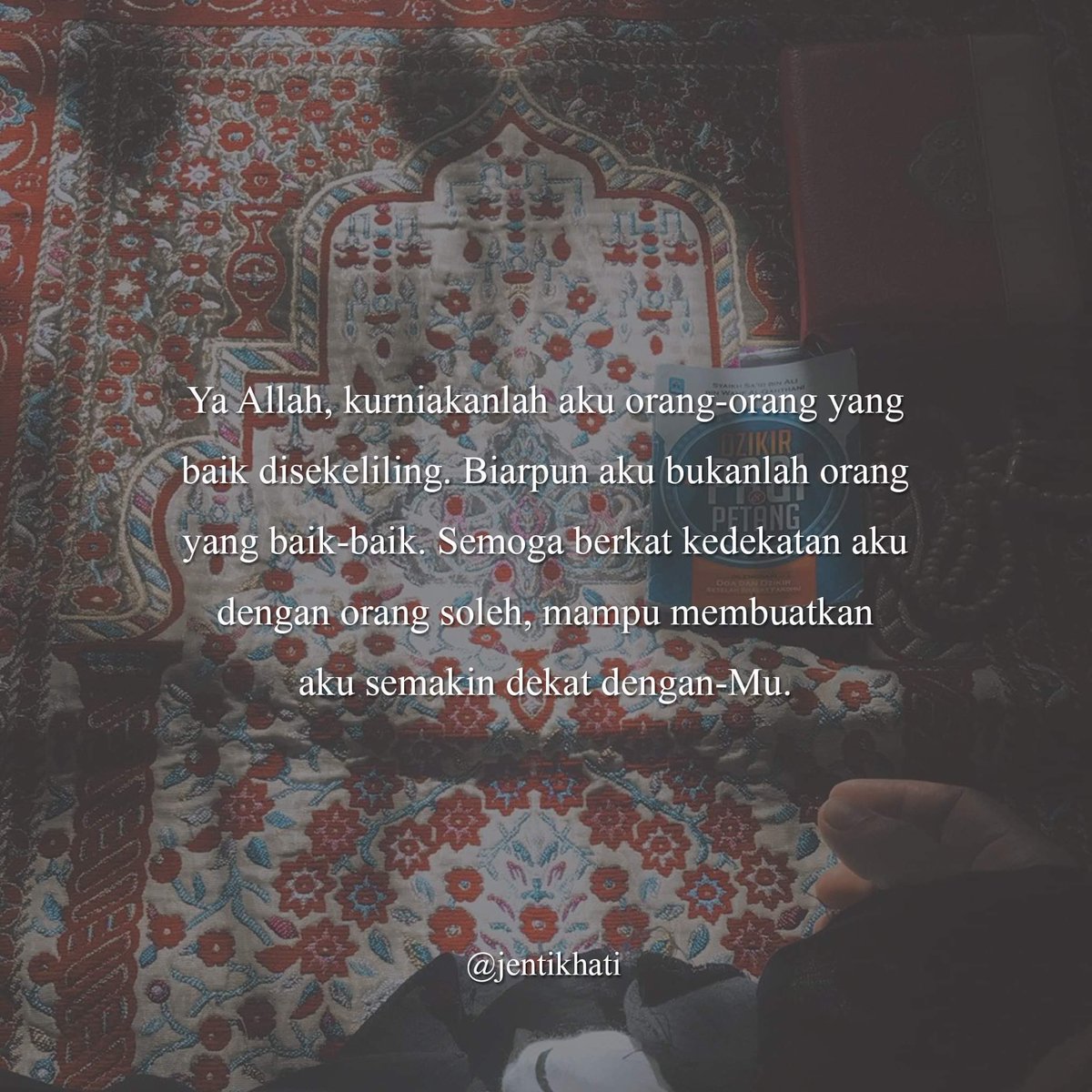 jentikhati's tweet photo. Semoga denganmu aku jadi lebih dekat pada Allah SWT. Aamiin..❤️🤲 https://t.co/aCC2E1AuBh